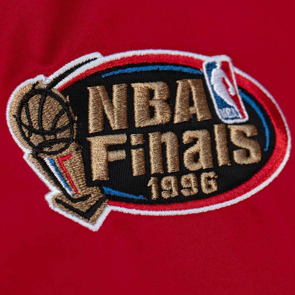 Chicago Bulls Heavyweight Red Satin Jacket - Image 6