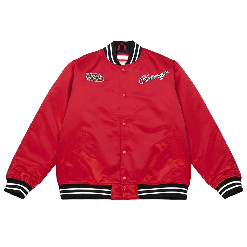 Chicago Bulls Heavyweight Red Satin Jacket - Image 4
