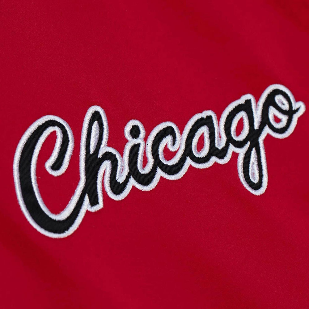 Chicago Bulls Heavyweight Red Satin Jacket - Image 7