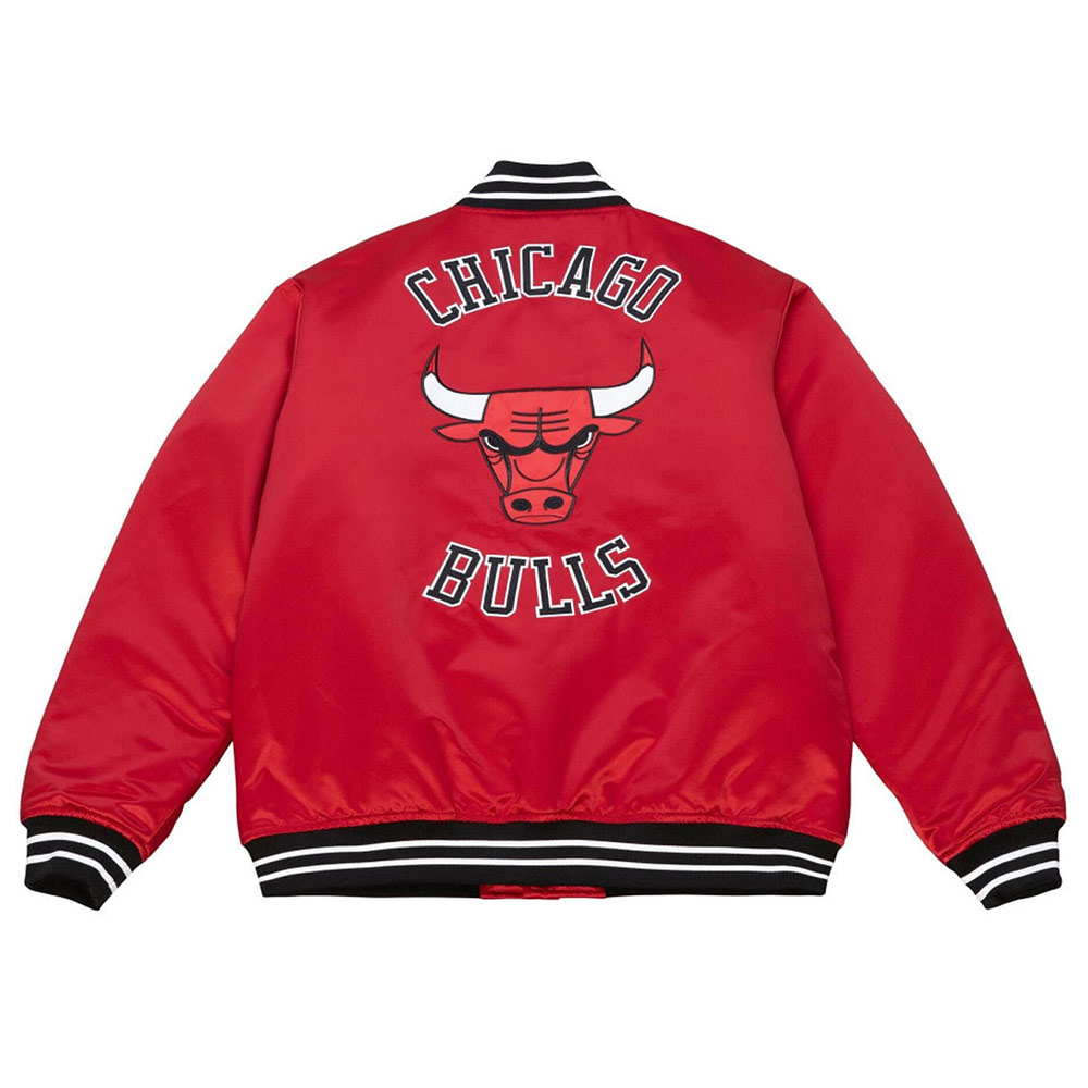 Chicago Bulls Heavyweight Red Satin Jacket - Image 5