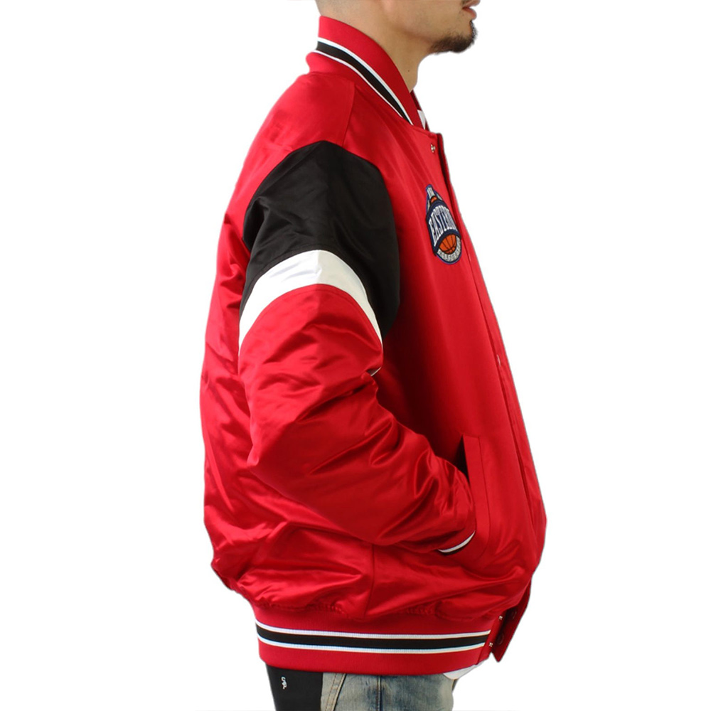 Chicago Bulls Heavyweight Red Satin Jacket - Image 7